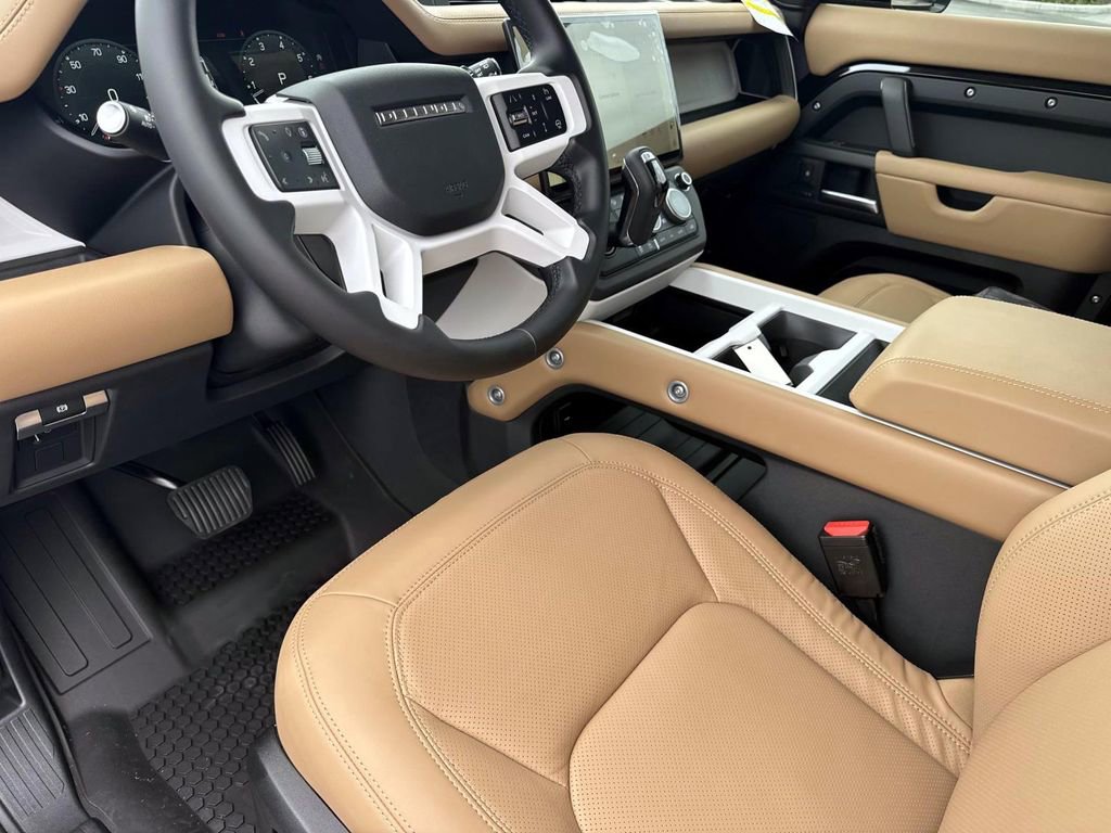 New 2026 Land Rover Defender 110 S AWD/4WD image 31