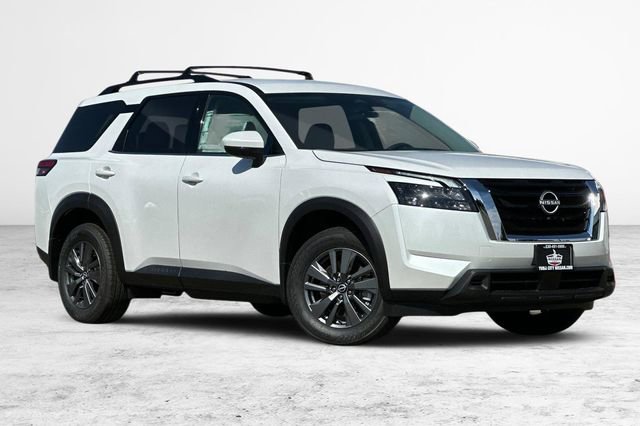 New 2025 Nissan Pathfinder SV image 2