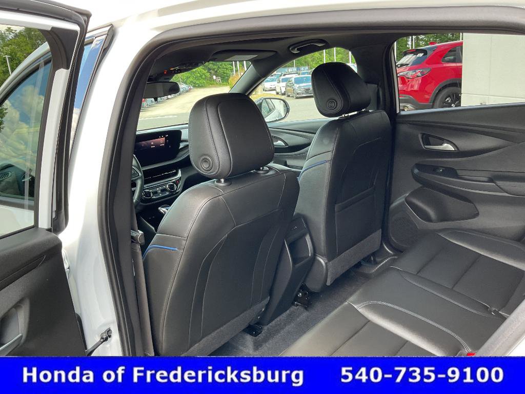 Used 2024 Buick Envista Sport Touring w/ Convenience I Package FWD image 23