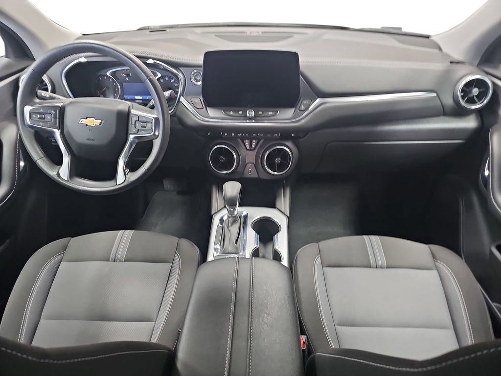 Used 2025 Chevrolet Blazer LT AWD/4WD image 9