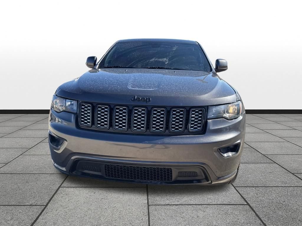 Used 2019 Jeep Grand Cherokee Altitude image 2