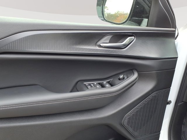New 2025 Jeep Grand Cherokee L Altitude AWD/4WD image 9