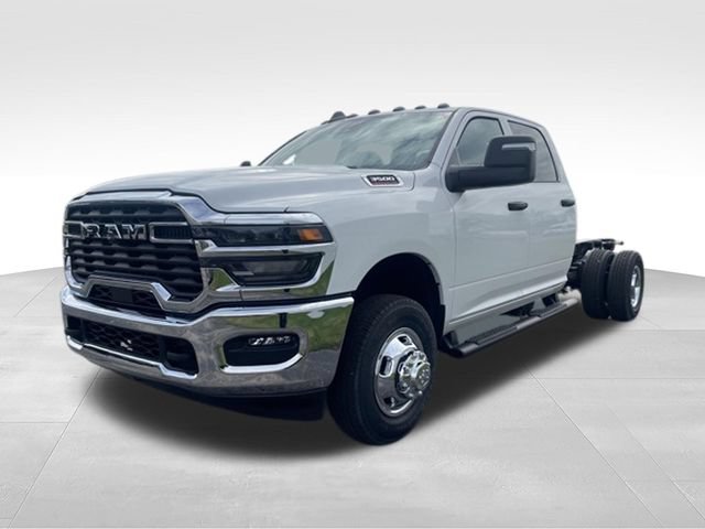 New 2026 RAM 3500 Tradesman w/ Chrome Appearance Group A AWD/4WD image 8