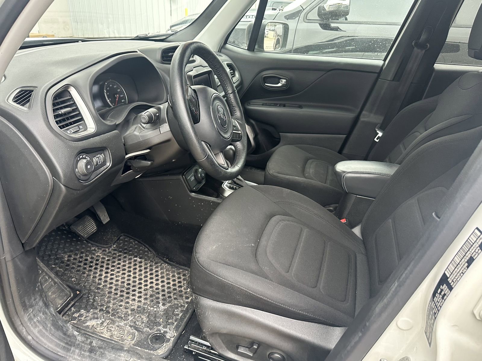 Used 2022 Jeep Renegade Latitude w/ Convenience Group image 4