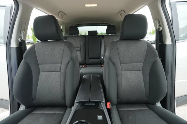 Used 2025 Nissan Rogue SV FWD image 38