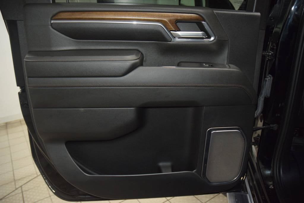 Used 2024 Chevrolet Silverado 3500 High Country w/ High Country Premium Package AWD/4WD image 48
