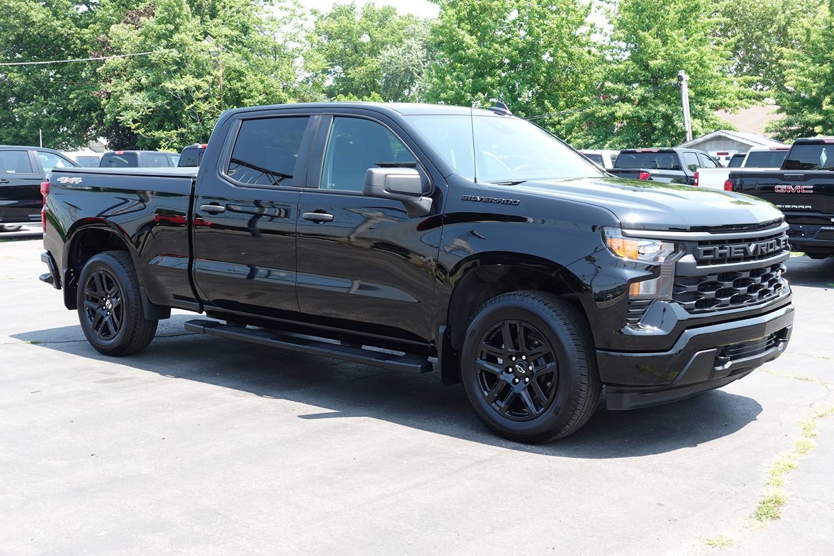 Used 2024 Chevrolet Silverado 1500 Custom AWD/4WD image 4