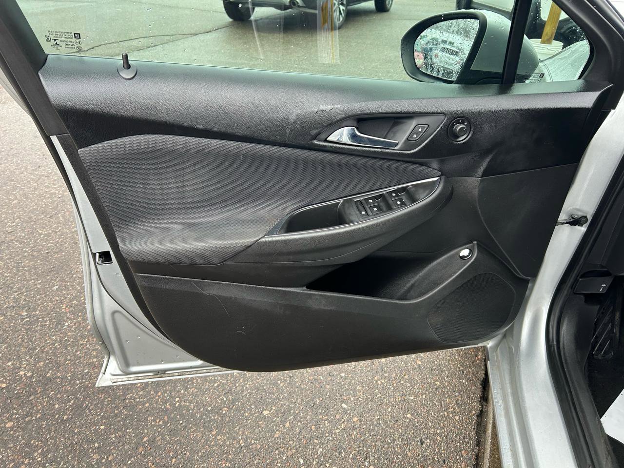 Used 2018 Chevrolet Cruze LS image 14