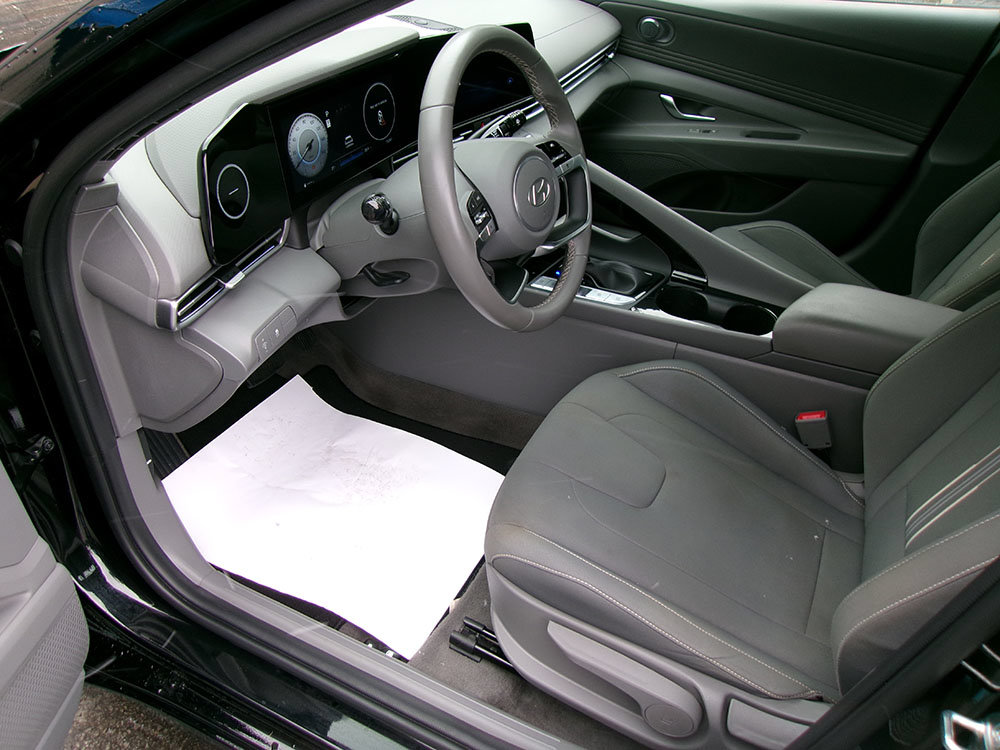Used 2024 Hyundai Elantra SEL w/ Convenience Package FWD image 14