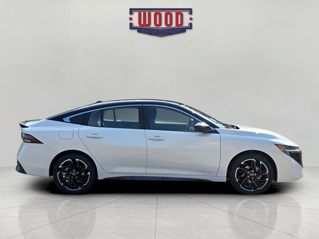New 2026 Nissan Sentra SR image 2