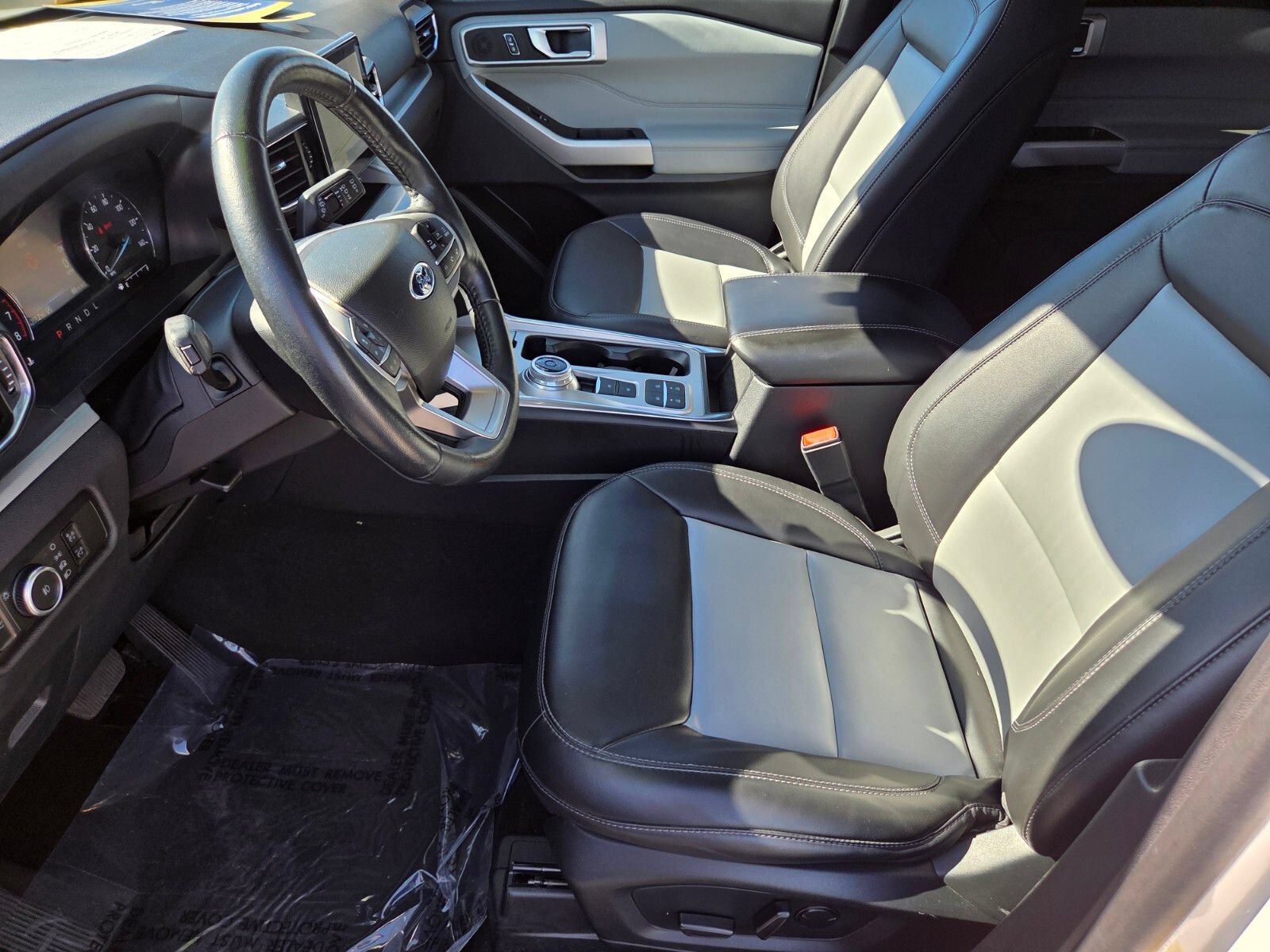 Certified 2023 Ford Explorer XLT w/ Equipment Group 202A RWD image 10