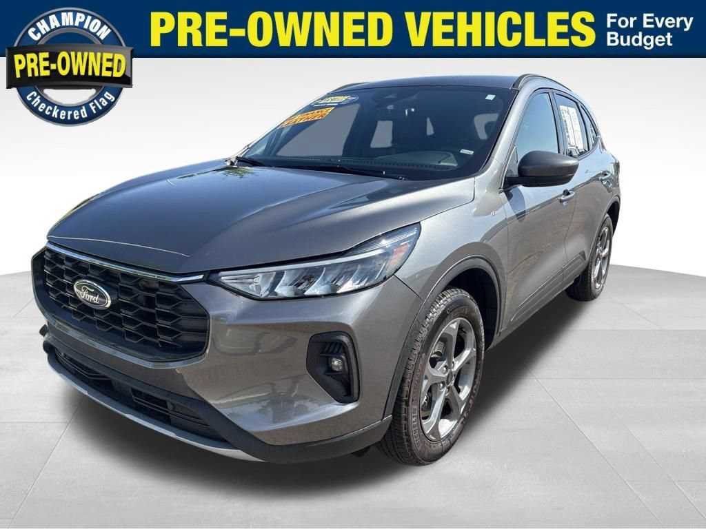 Used 2025 Ford Escape ST-Line Select AWD/4WD image 1