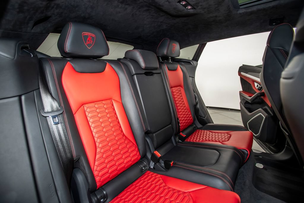 Used 2021 Lamborghini Urus AWD/4WD image 44