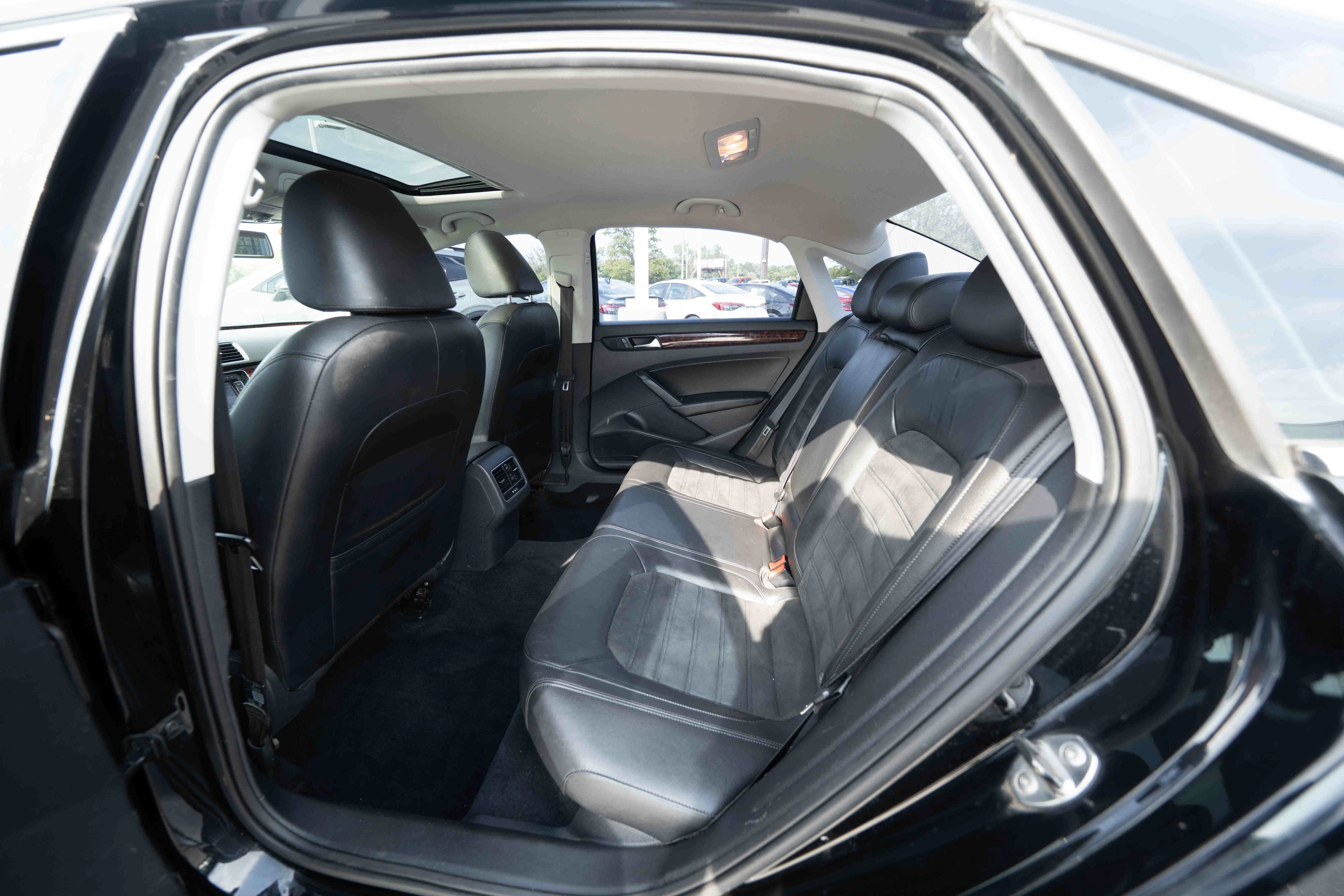 Used 2013 Volkswagen Passat 2.5 SEL Premium FWD image 20