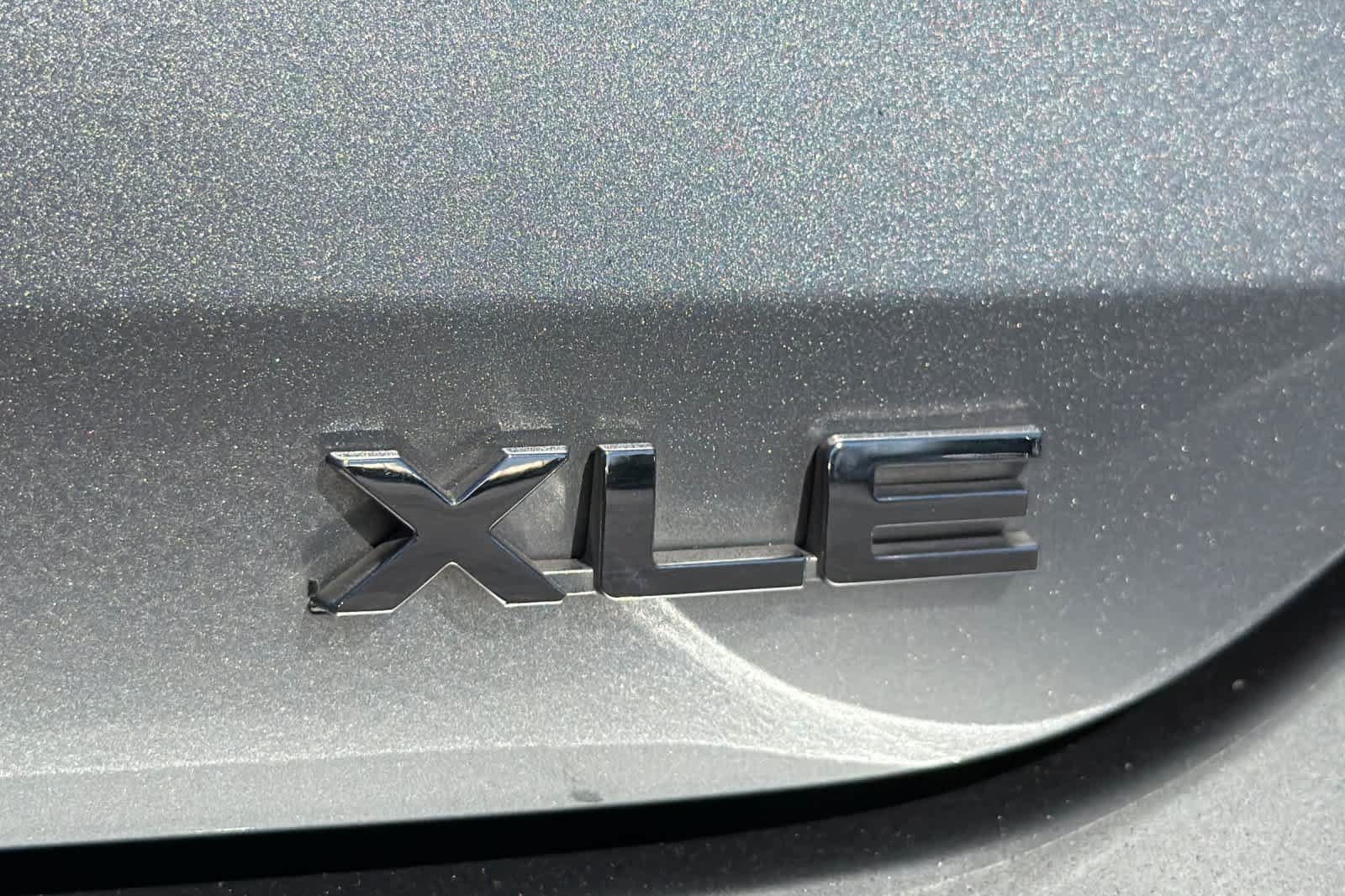 Used 2020 Toyota Highlander XLE AWD/4WD image 12