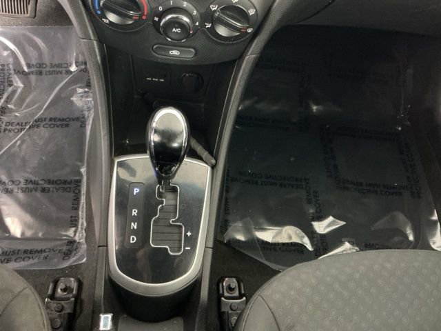 Used 2013 Hyundai Accent SE image 18