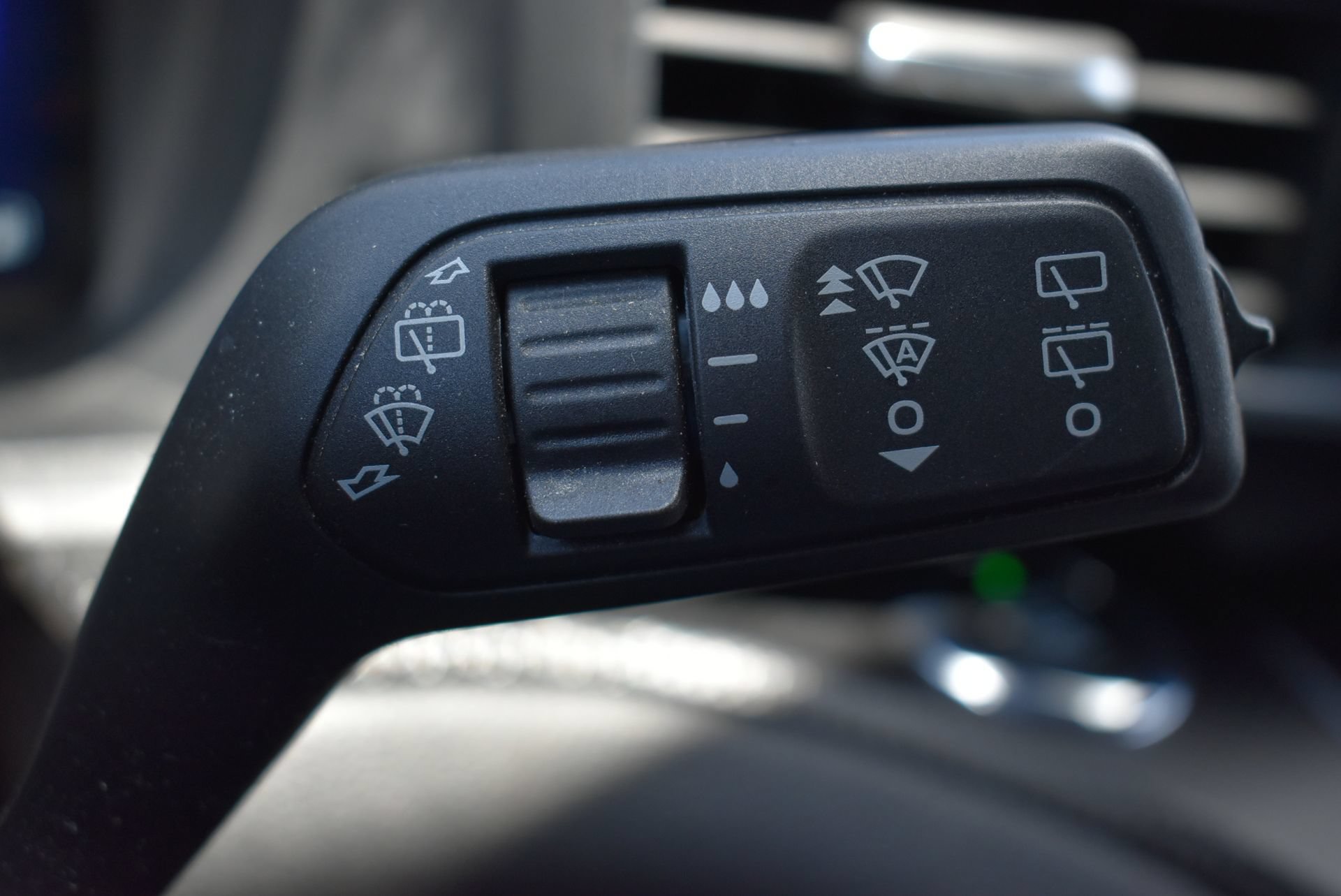Used 2020 Ford Explorer ST AWD/4WD image 28