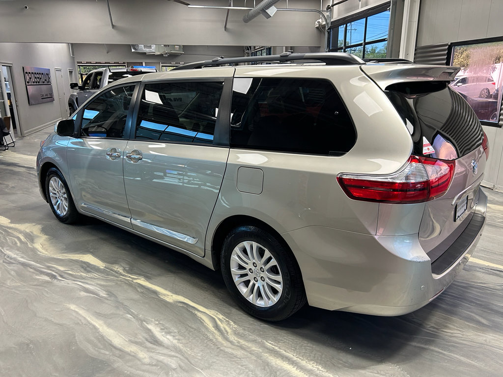 Used 2017 Toyota Sienna XLE w/ XLE Navigation Package FWD image 35