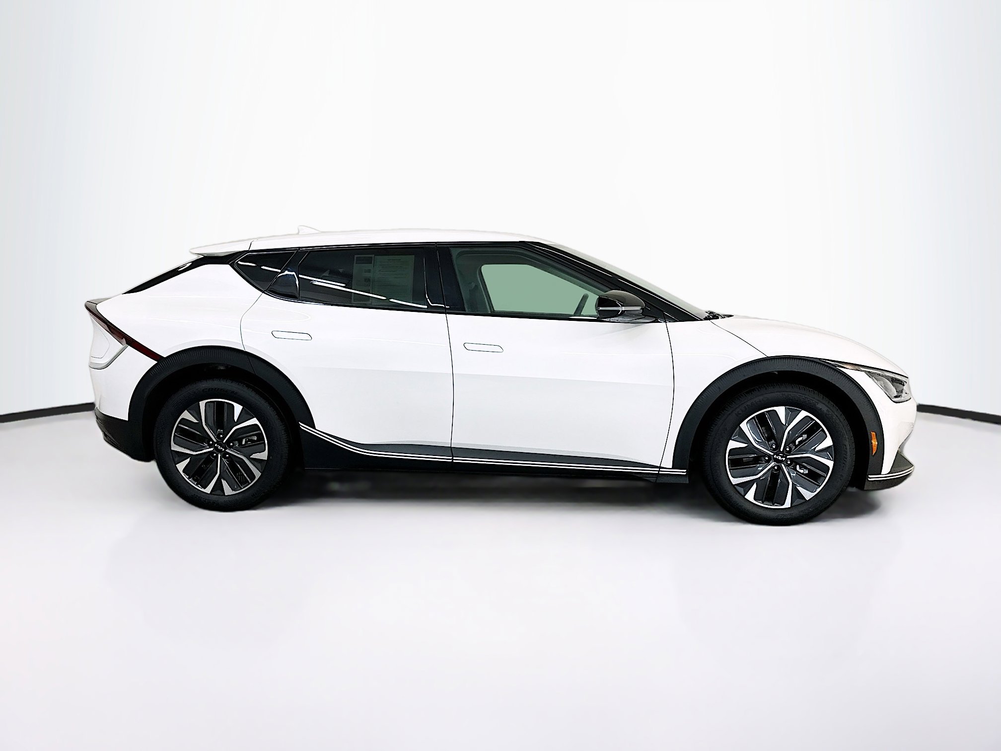 Used 2024 Kia EV6 Light AWD/4WD image 10