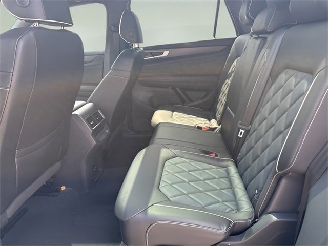 Used 2024 Volkswagen Atlas Cross Sport SEL Premium R-Line image 17