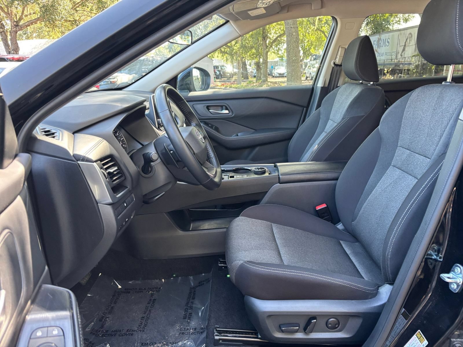 Used 2025 Nissan Rogue SV AWD/4WD image 27