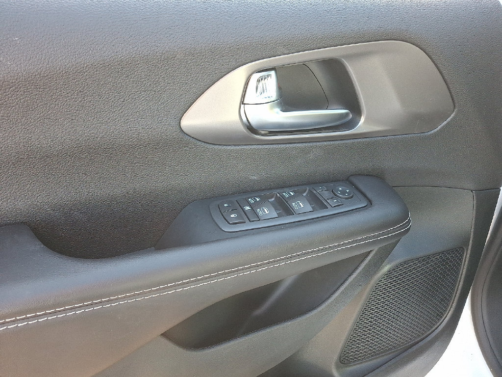 New 2026 Chrysler Voyager LX FWD image 9