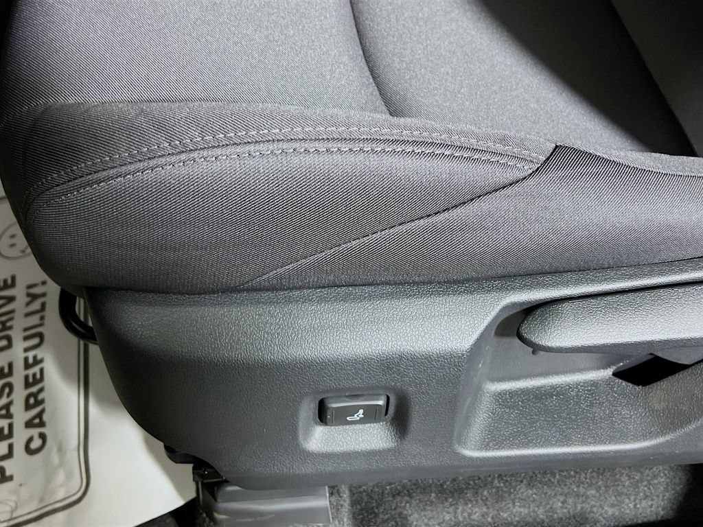 Certified 2025 Toyota Tacoma SR5 AWD/4WD image 16