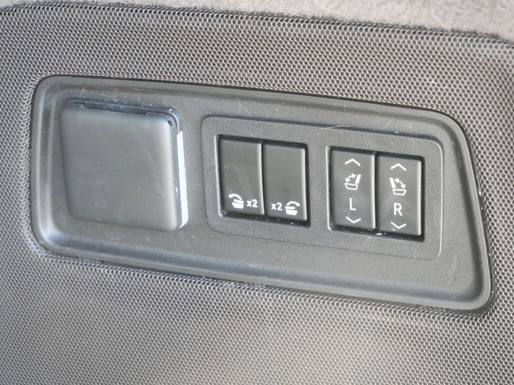 Used 2022 Cadillac Escalade ESV Sport w/ Touring Package image 25