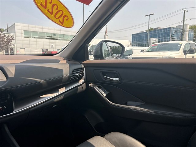 Certified 2022 Nissan Rogue SV w/ SV Premium Package image 23