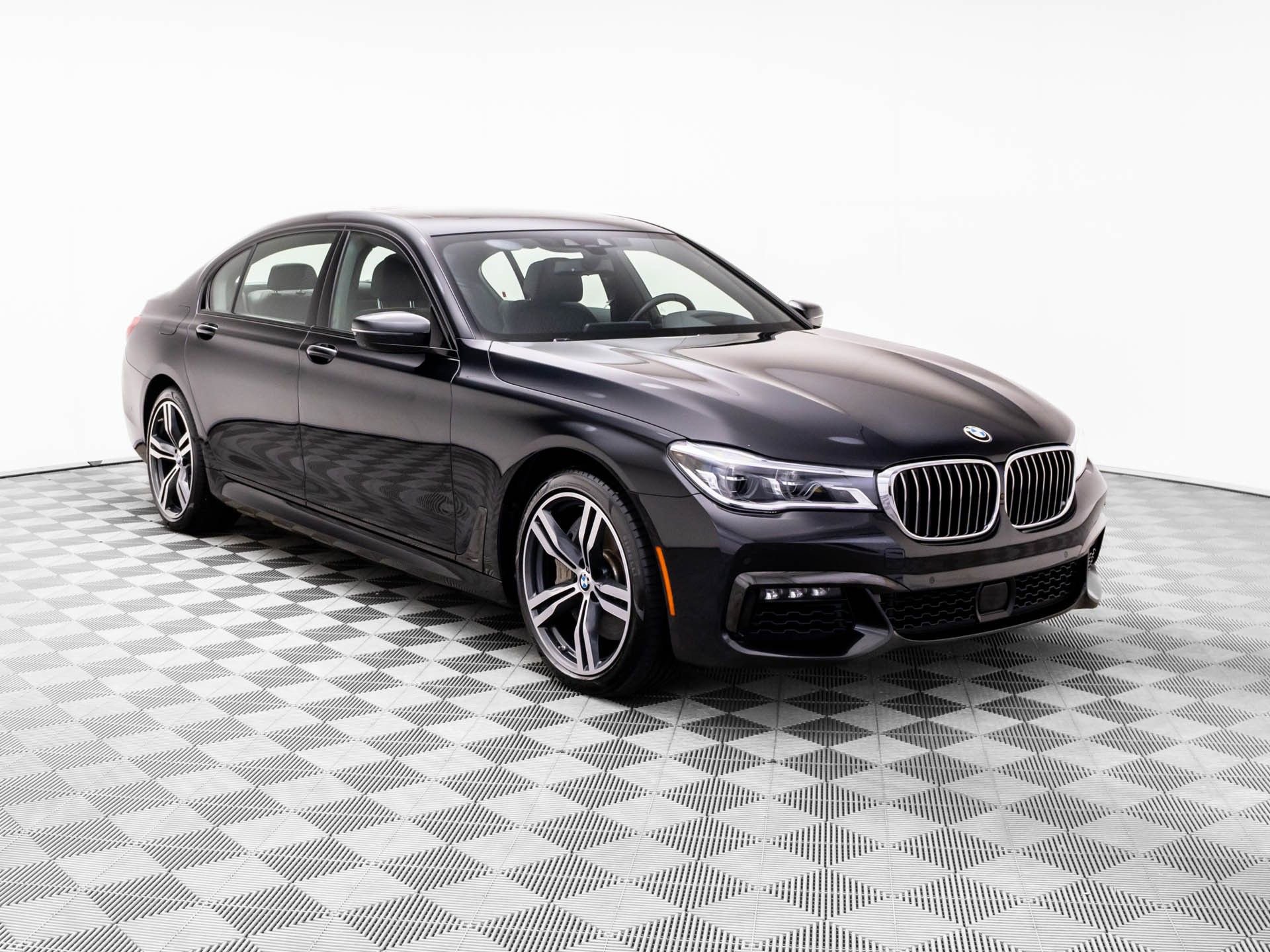 Used 2019 BMW 750i xDrive image 9