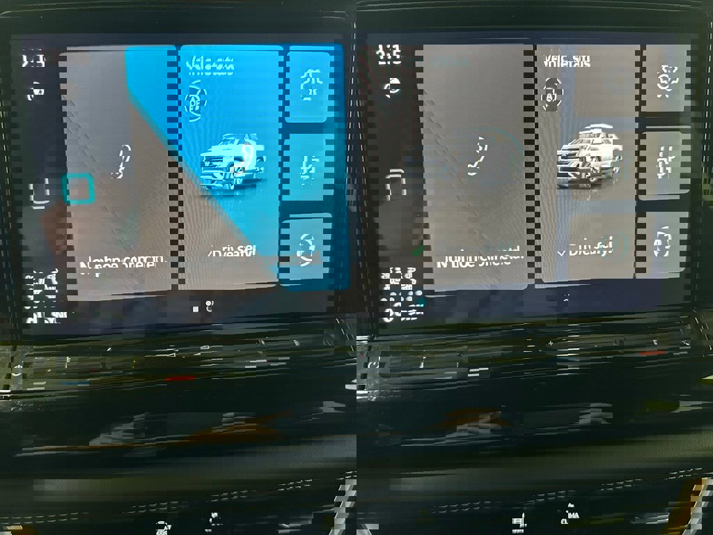 Used 2025 Volkswagen Atlas Cross Sport SE image 29