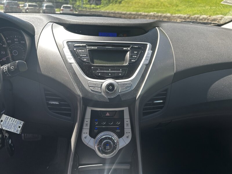 Used 2011 Hyundai Elantra Limited FWD image 32