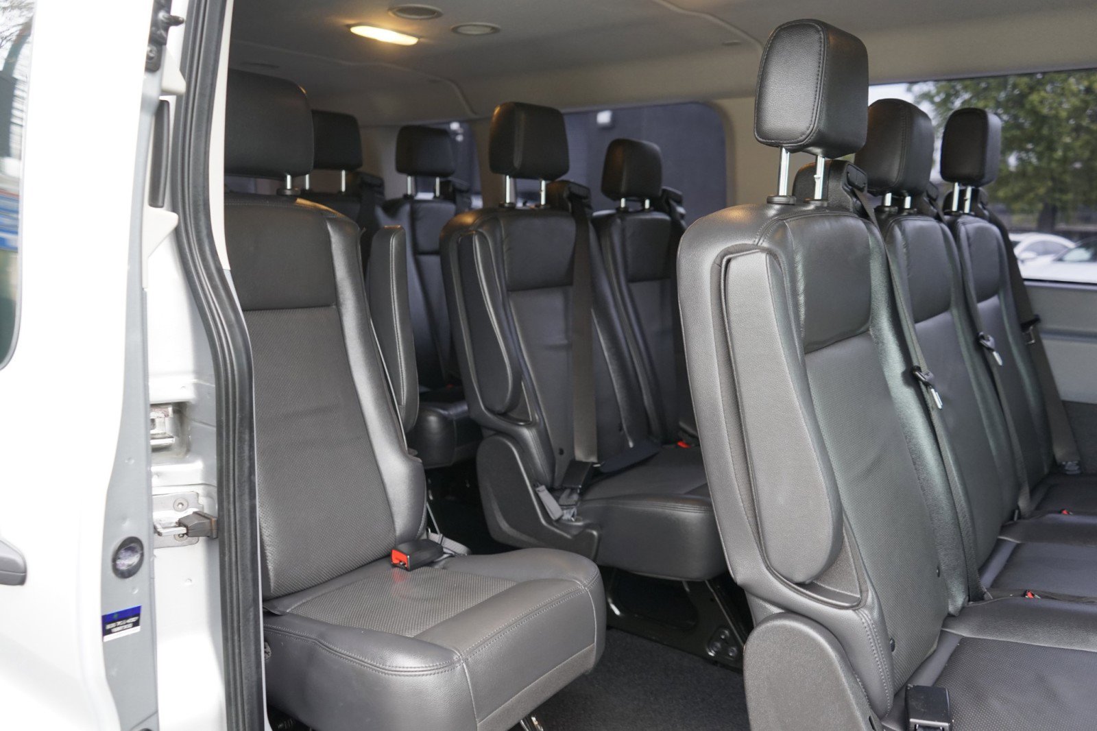 Used 2019 Ford Transit 350 XLT image 22