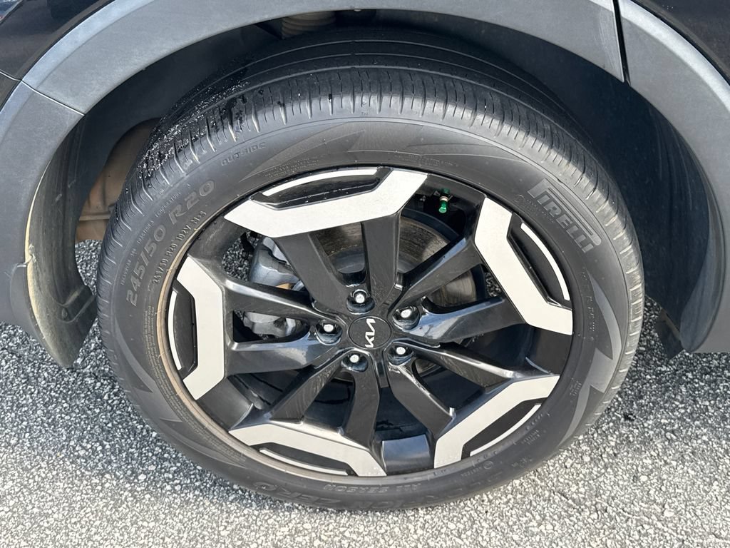 Certified 2024 Kia Telluride EX w/ EX Captain's Chair Package FWD image 17