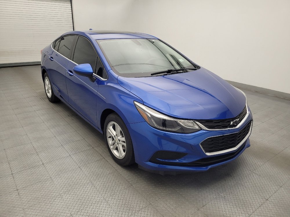 Used 2018 Chevrolet Cruze LT w/ Sun And Sound Package FWD image 13