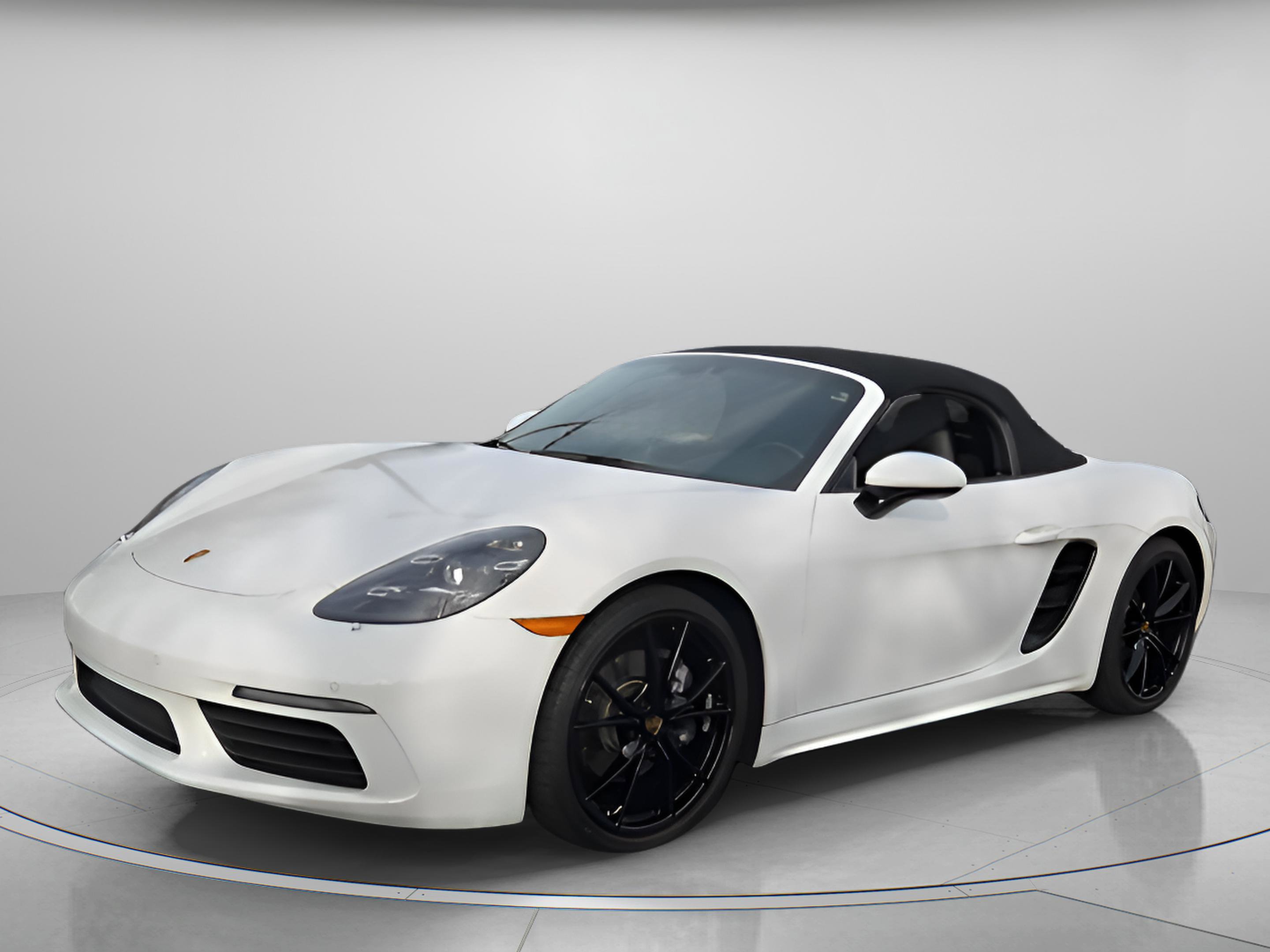 Used 2021 Porsche 718 Boxster image 2