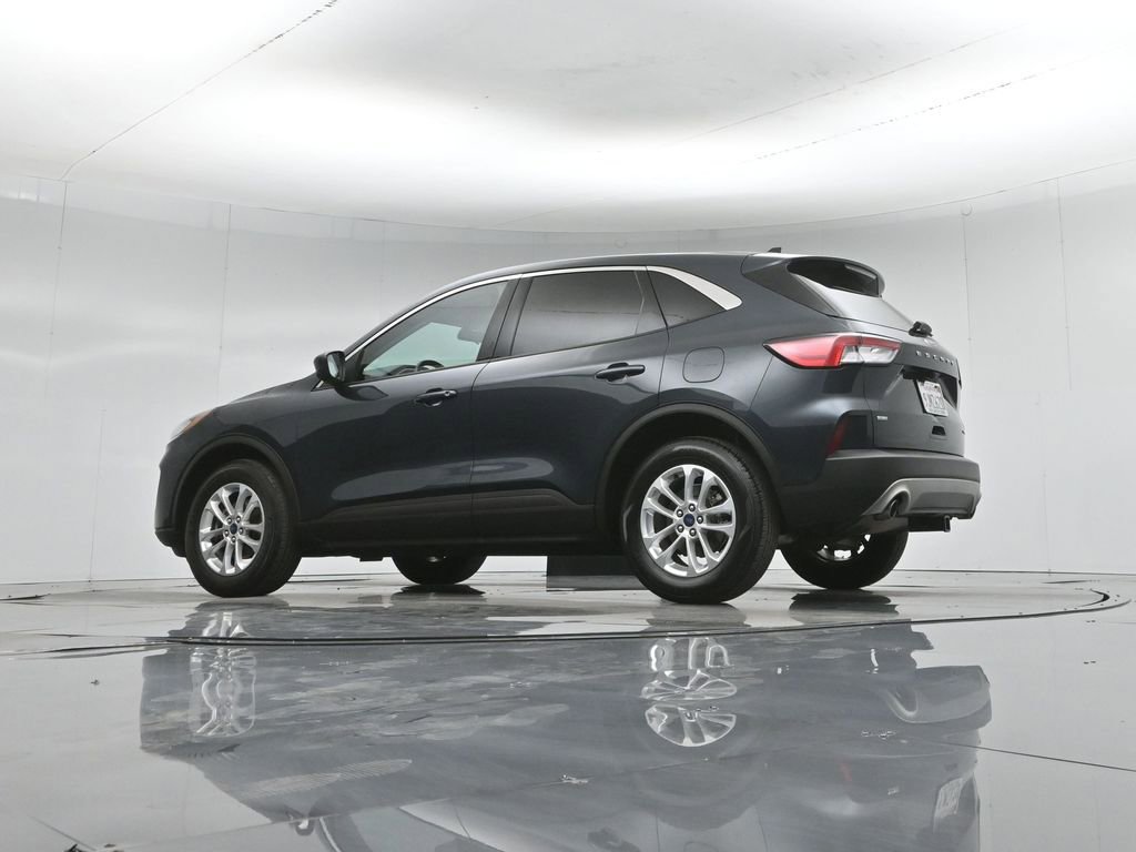 Certified 2022 Ford Escape SE w/ Cold Weather Package AWD/4WD image 3