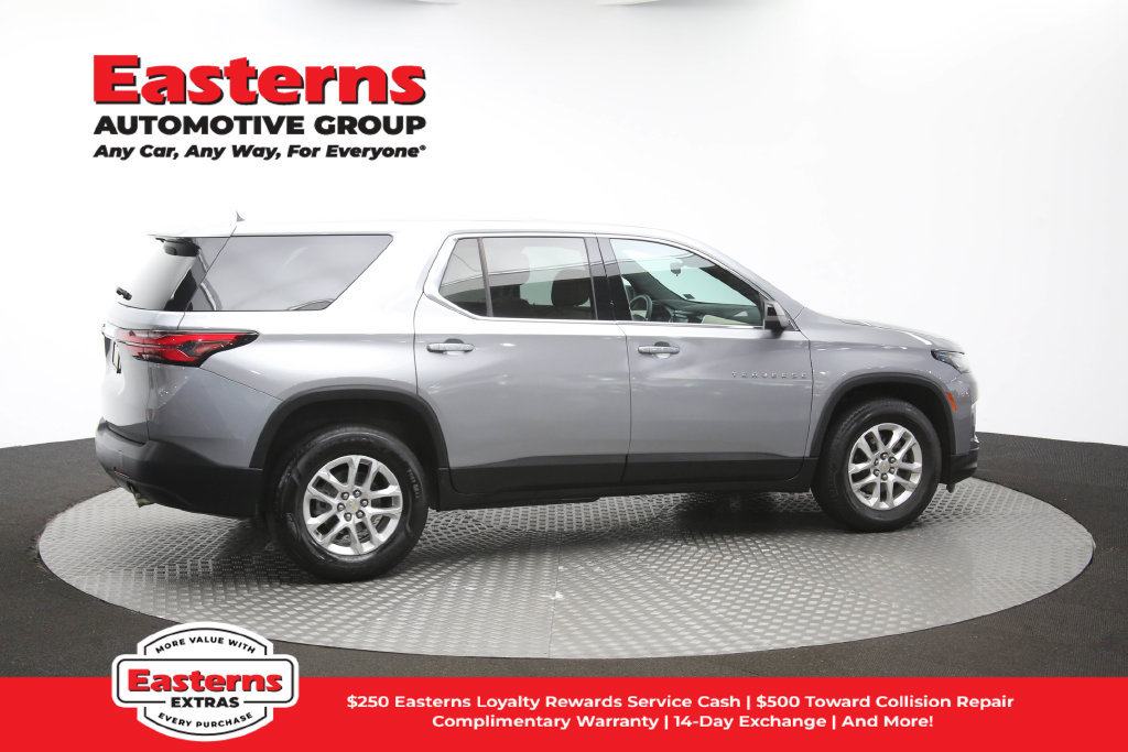 Used 2023 Chevrolet Traverse LS FWD image 43