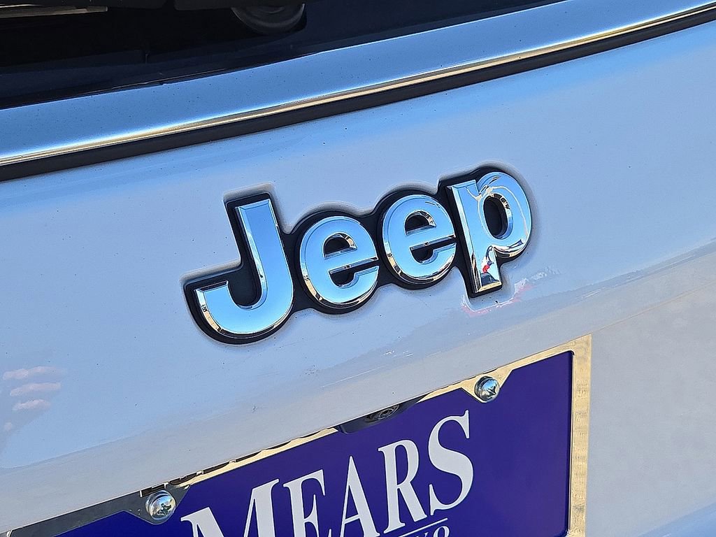 Used 2023 Jeep Compass Limited image 13