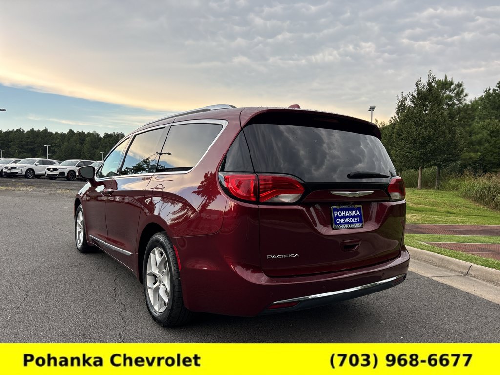 Used 2018 Chrysler Pacifica Touring-L w/ Tire & Wheel Group FWD image 5