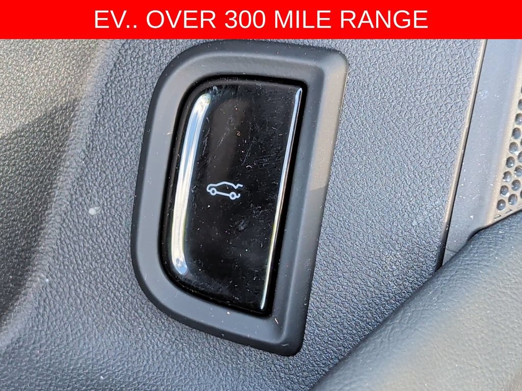 Used 2024 Cadillac Lyriq Luxury w/ LPO, Floor Liner Package AWD/4WD image 35