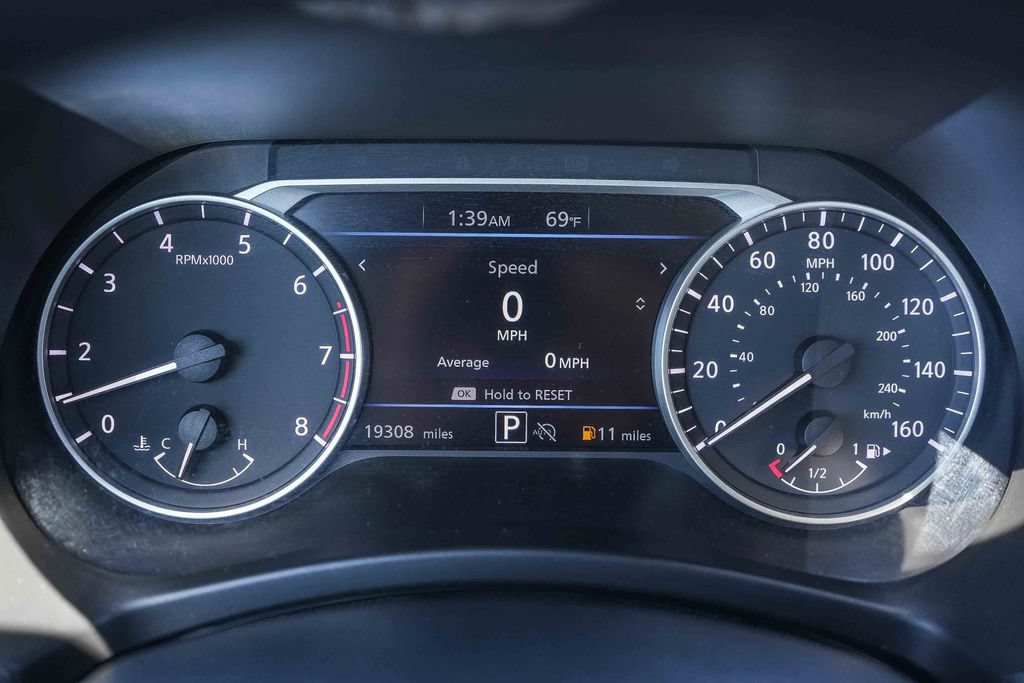 Used 2025 Nissan Sentra SV FWD image 27