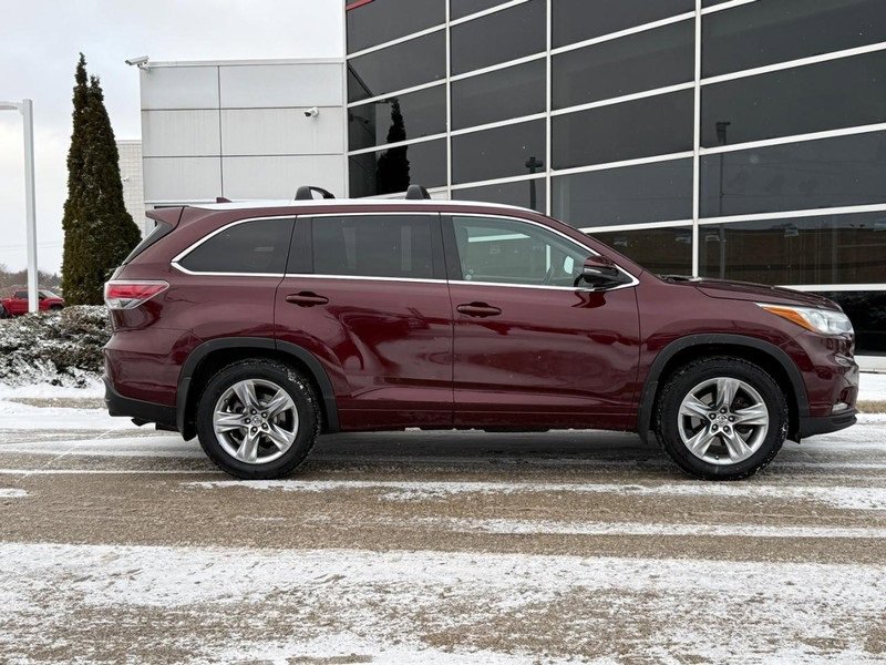 Used 2015 Toyota Highlander Limited Platinum image 2