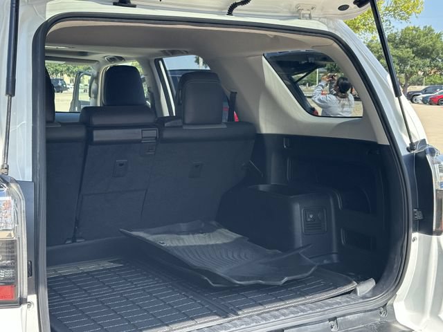 Used 2022 Toyota 4Runner SR5 Premium w/ Moonroof Package RWD image 31