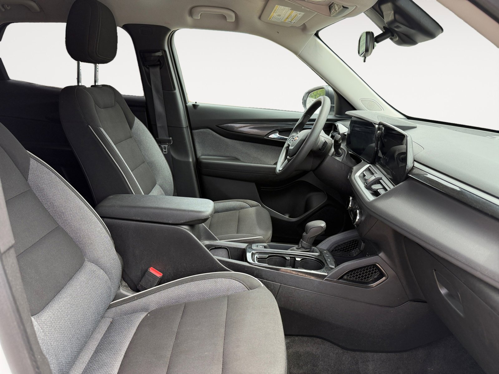 Used 2025 Chevrolet TrailBlazer LS image 15