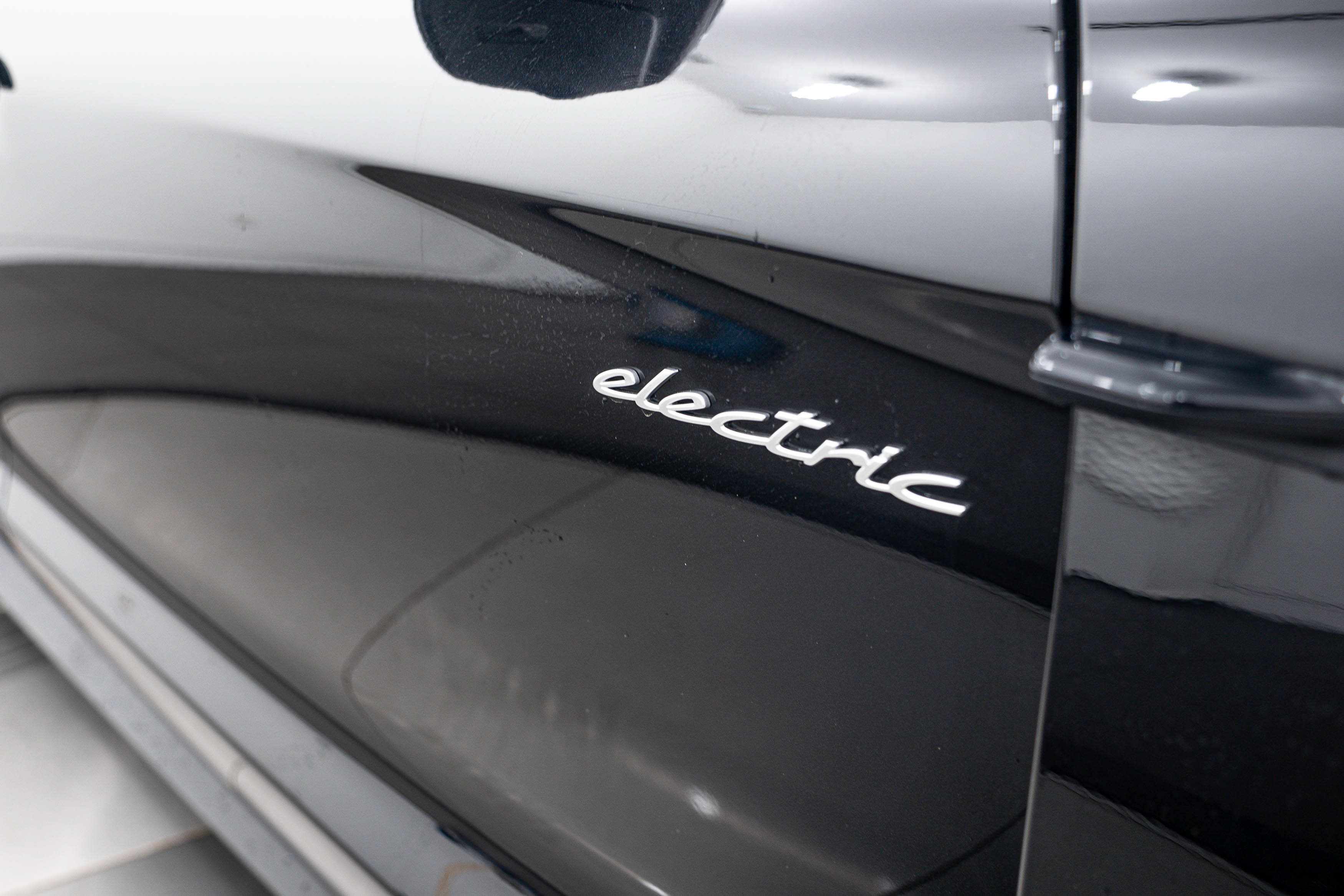 New 2026 Porsche Taycan AWD/4WD image 25
