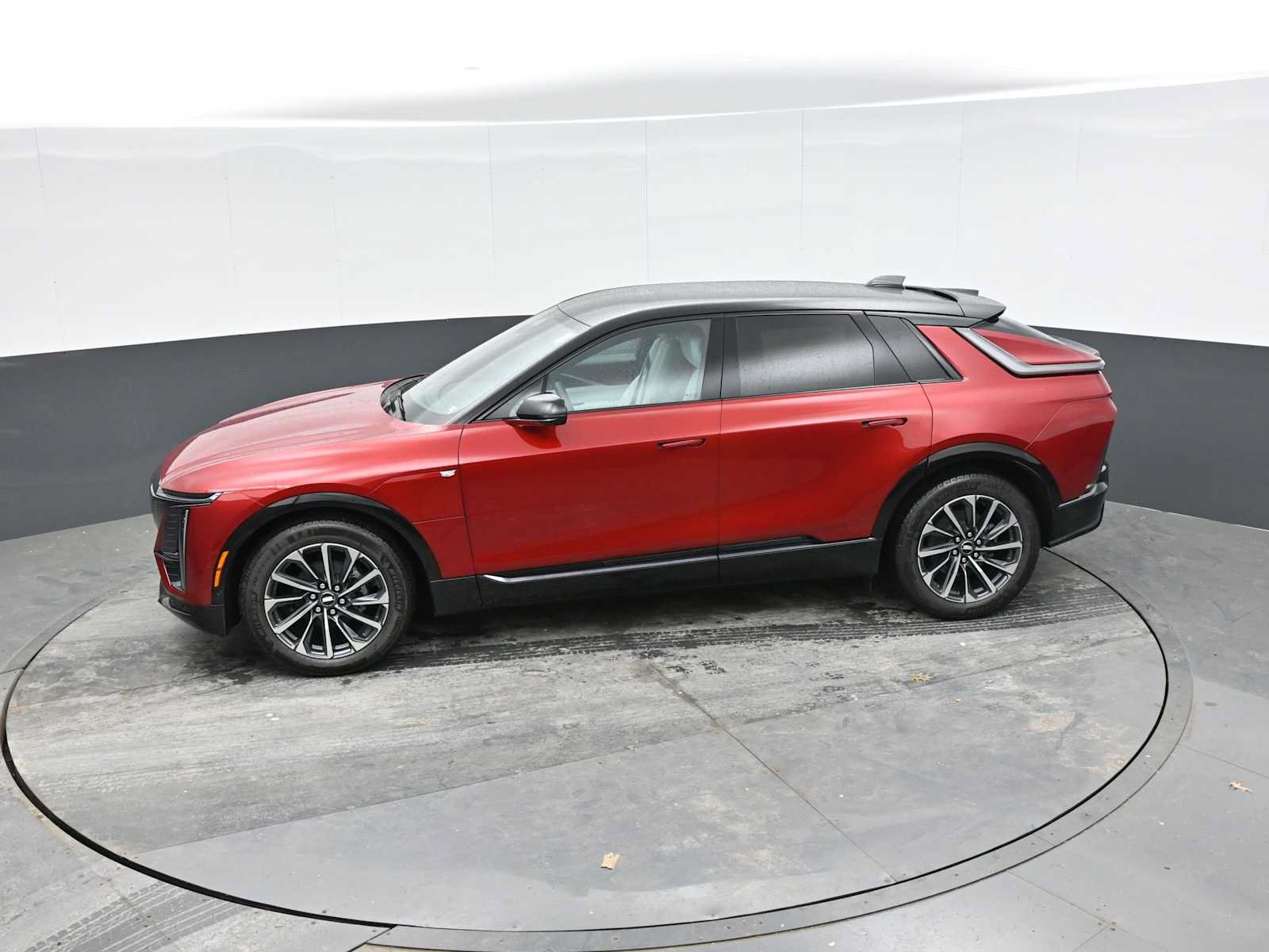 New 2025 Cadillac Lyriq Sport AWD/4WD image 29