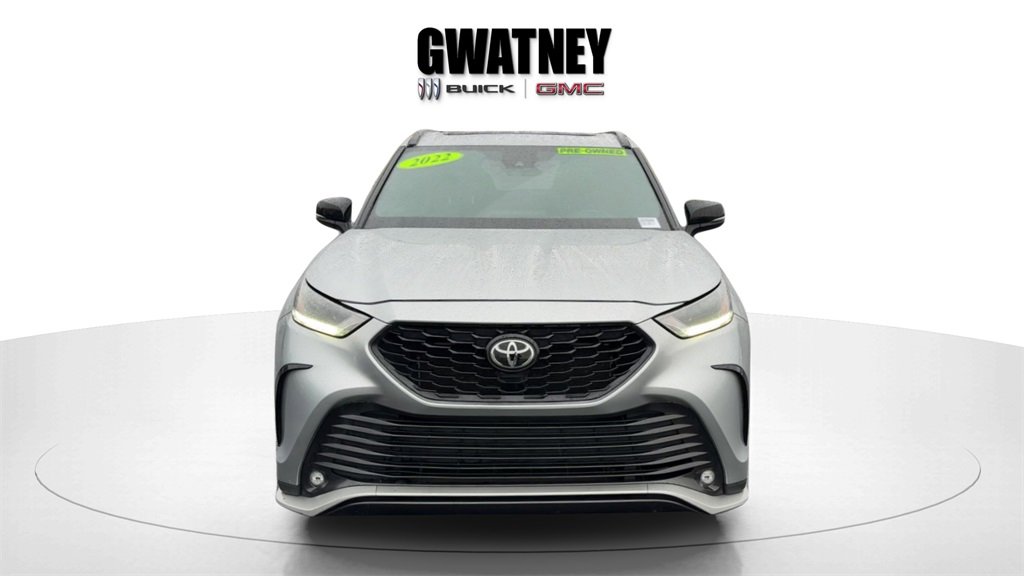 Used 2022 Toyota Highlander XSE video 2