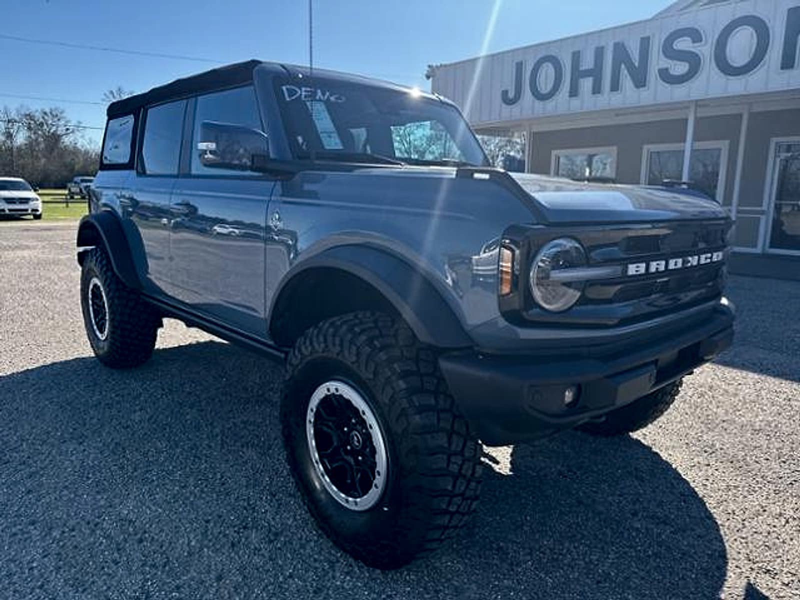 New 2024 Ford Bronco Outer Banks w/ Sasquatch Package AWD/4WD image 2
