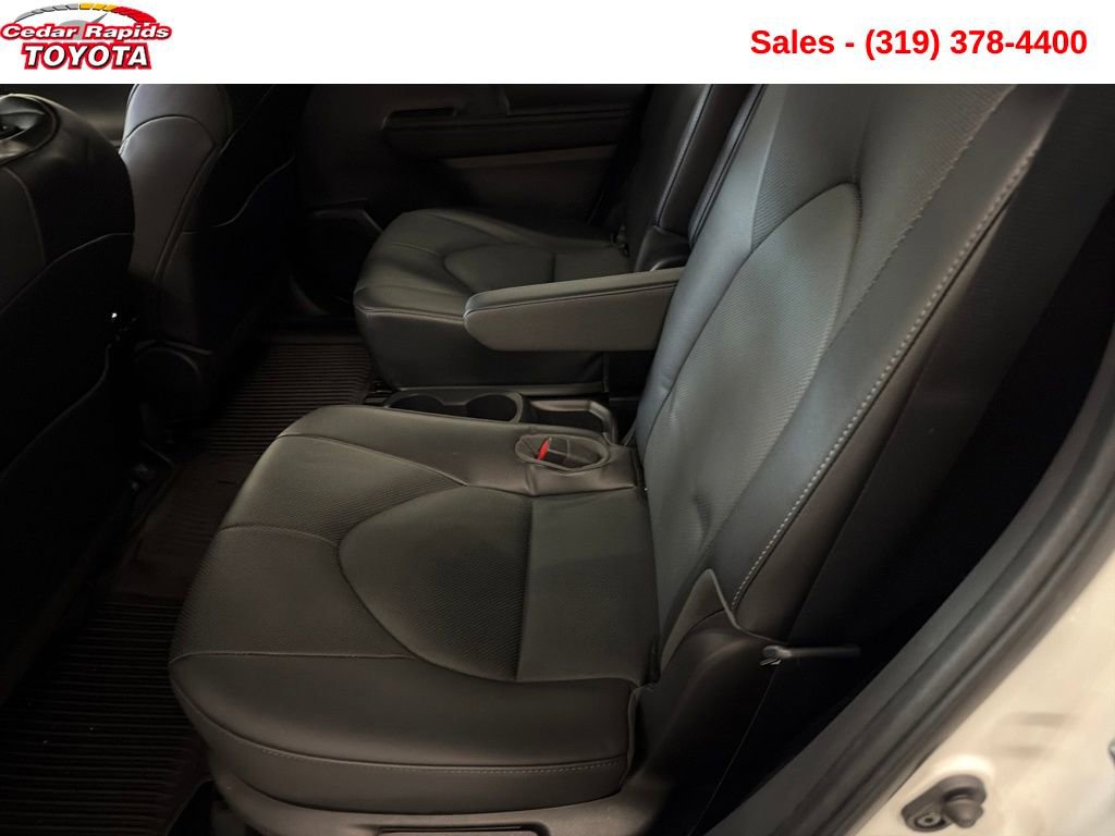 Used 2023 Toyota Highlander Limited image 26